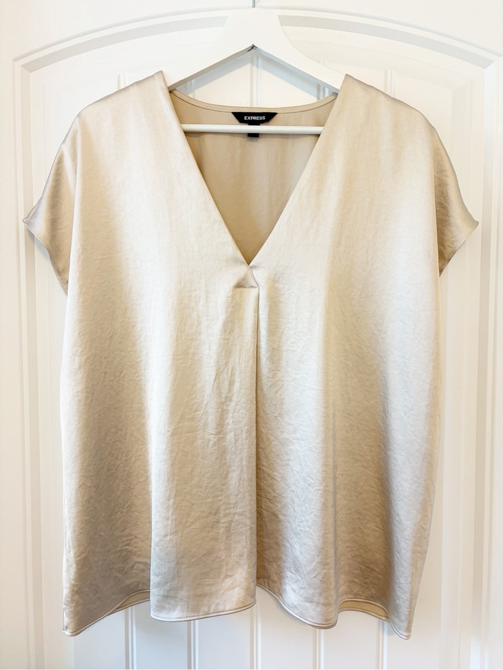 NEW Express Satin V-Neck Short Sleeve Blouse in Cream